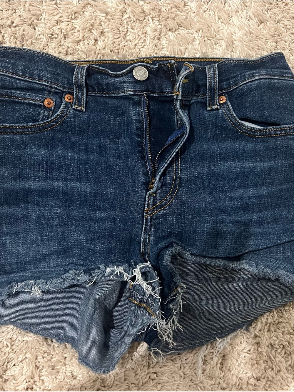 Levi’s Dark Wash Frayed Hem Denim Shorts